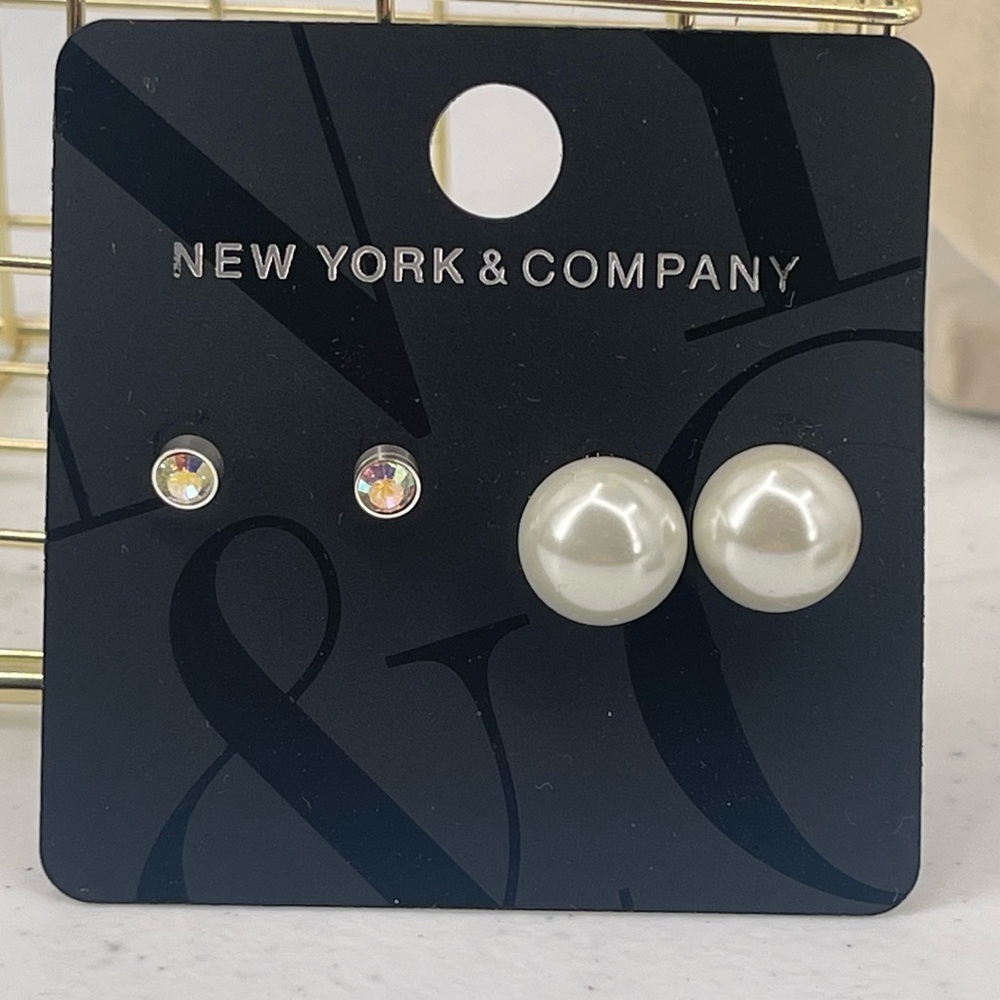New York and Company NWT stud pearl earring set